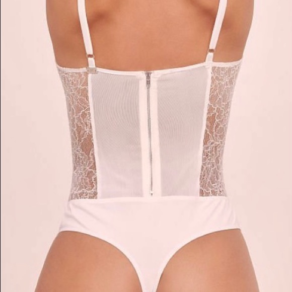 FOR LOVE & LEMONS WHITE LACE FEMININE BODYSUIT, S - Picture 1 of 8